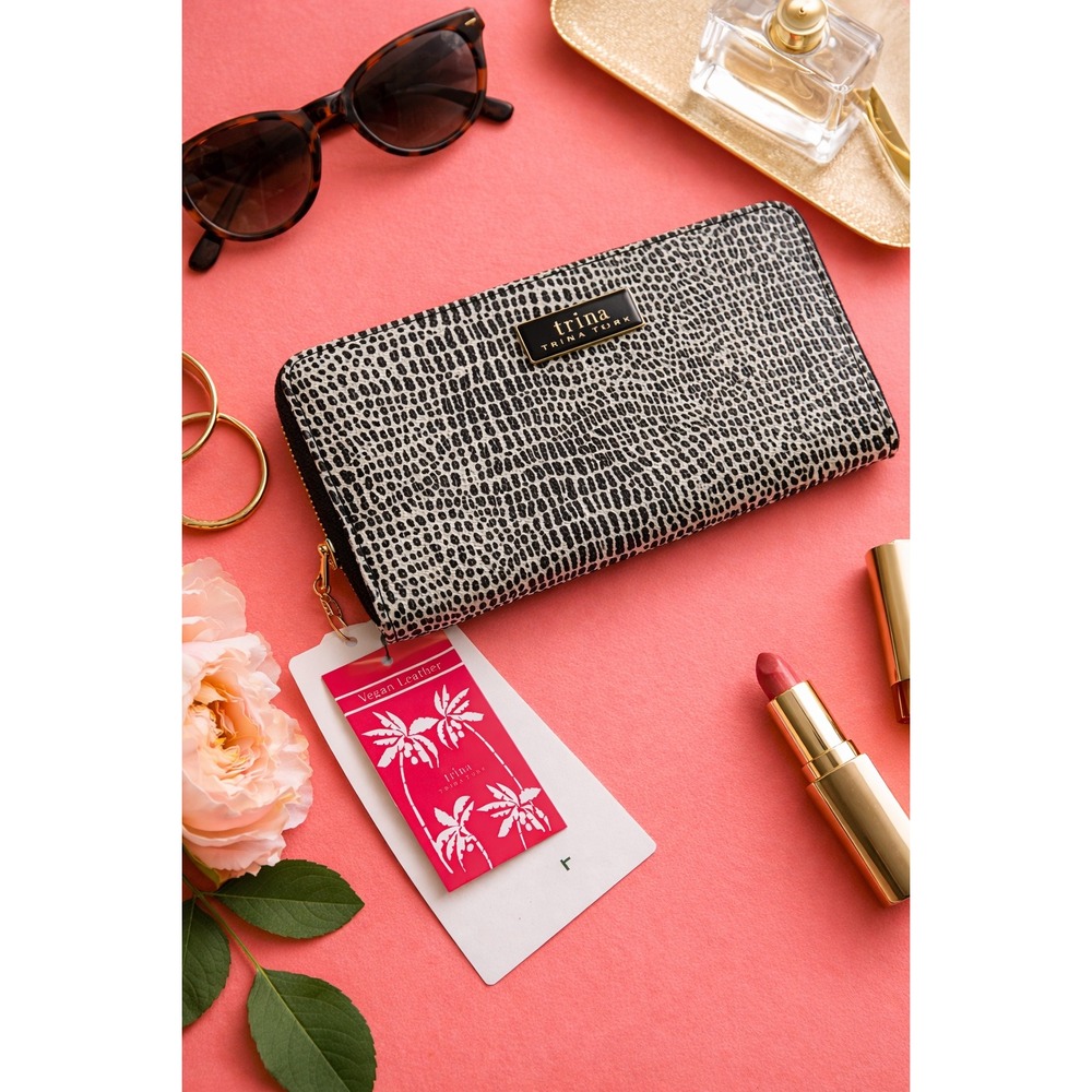 Trina Turk Large Zip Around Gift Boxed Wallet Brown White Croco TTT-2021‎ NEW